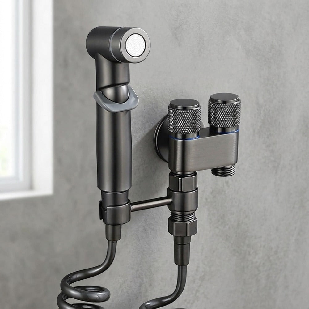 Lagomel wall-mounted bidet faucet, set in a Traditional/Classic/Vintage/Retro bathroom