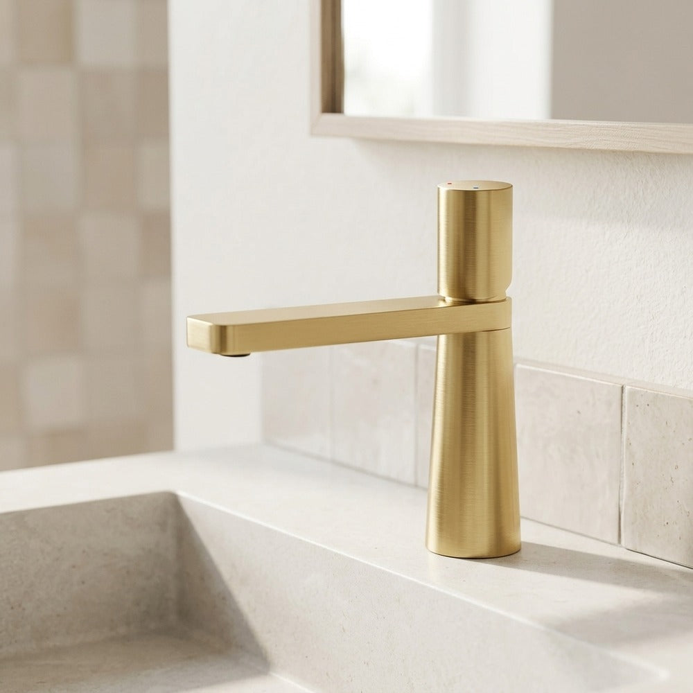 Lagomel single-hole bathroom faucet, set in a Traditional/Classic bathroom