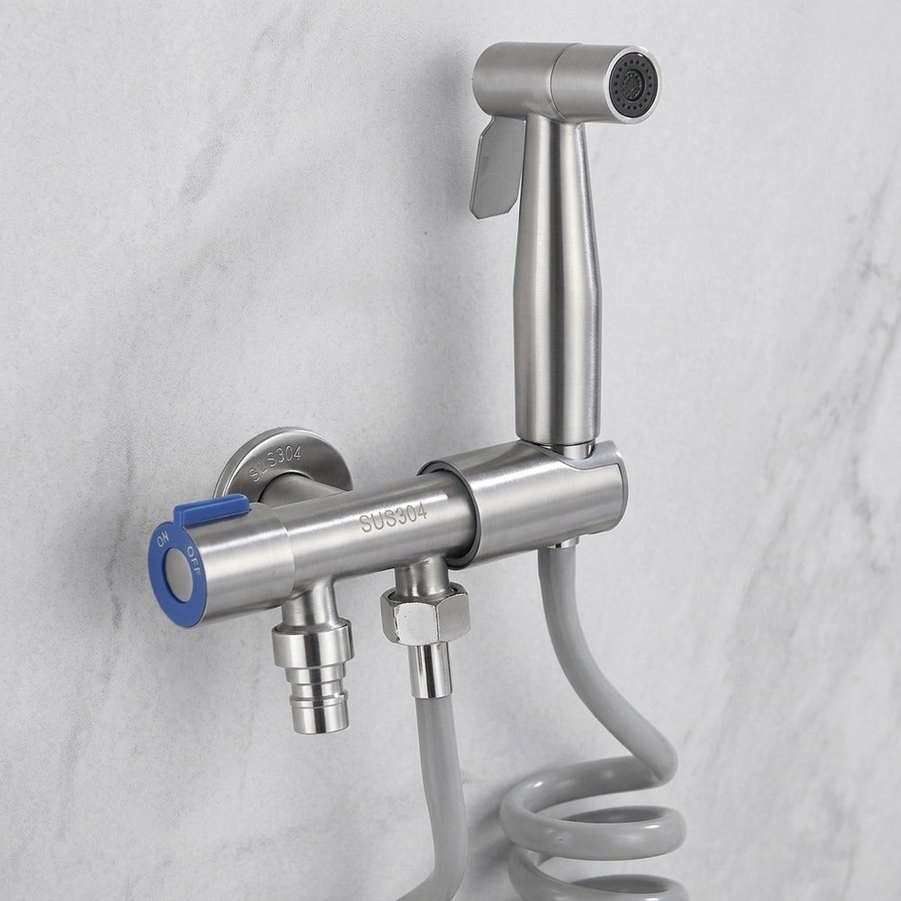Lagomel wall-mounted bidet faucet, set in a Traditional/Classic/Vintage/Retro bathroom