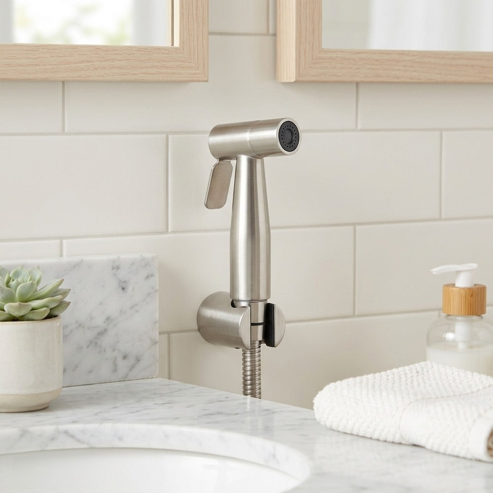 Lagomel wall-mounted bidet faucet, set in a Traditional/Classic/Vintage/Retro bathroom