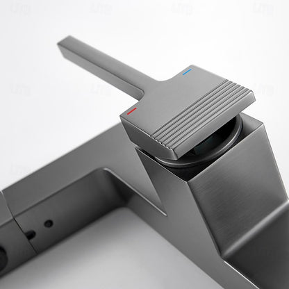 Modern Pull-Out Bathroom Faucet, Single-Handle Brass Sink Faucet, Chrome / Matte Black / Matte White / Gunmetal