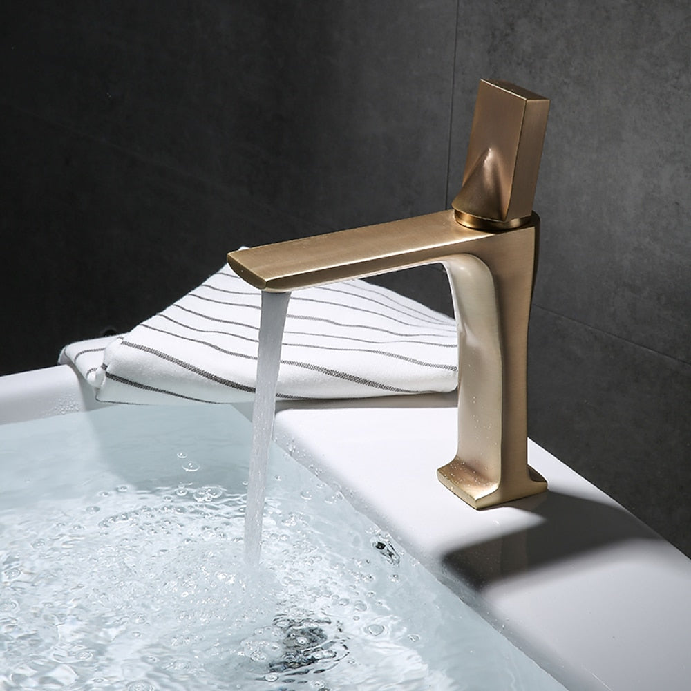 Brushed Gold Modern Bathroom Sink Faucet, Single-Hole Single-Handle Brass Faucet