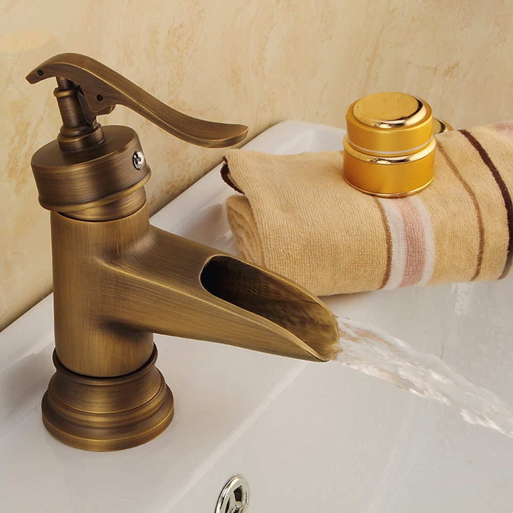 Waterfall Single-Hole Bathroom Faucet, Single-Handle Brass Faucet