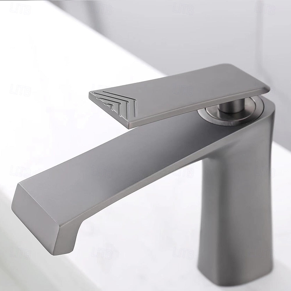 Modern Single-Hole Bathroom Faucet, Gunmetal Single-Handle Brass Faucet