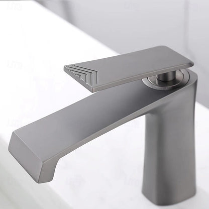 Modern Single-Hole Bathroom Faucet, Gunmetal Single-Handle Brass Faucet