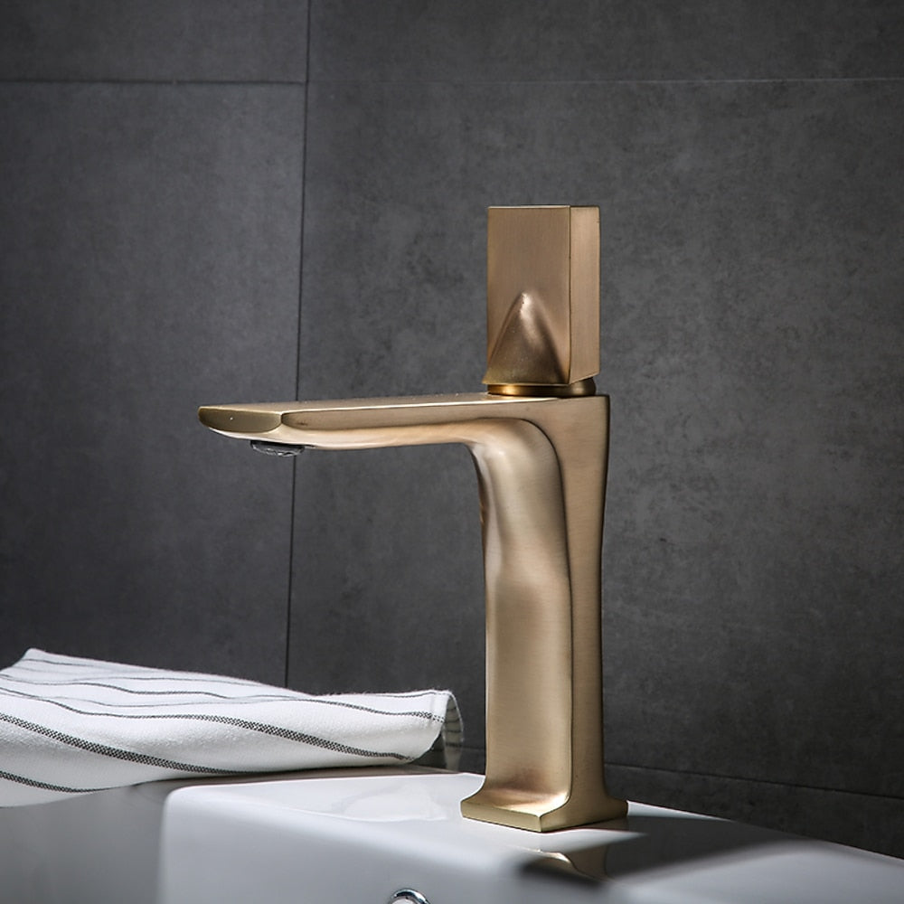 Brushed Gold Modern Bathroom Sink Faucet, Single-Hole Single-Handle Brass Faucet