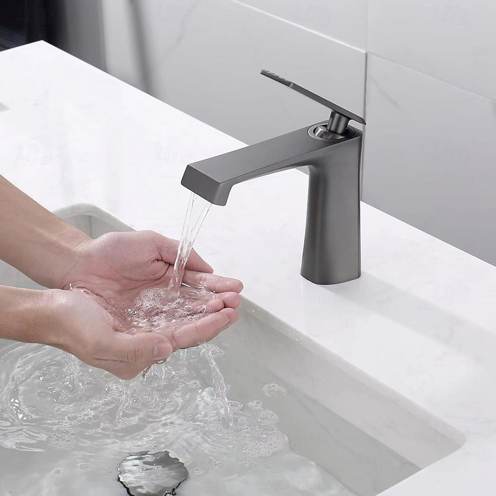Modern Single-Hole Bathroom Faucet, Gunmetal Single-Handle Brass Faucet