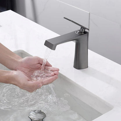 Modern Single-Hole Bathroom Faucet, Gunmetal Single-Handle Brass Faucet