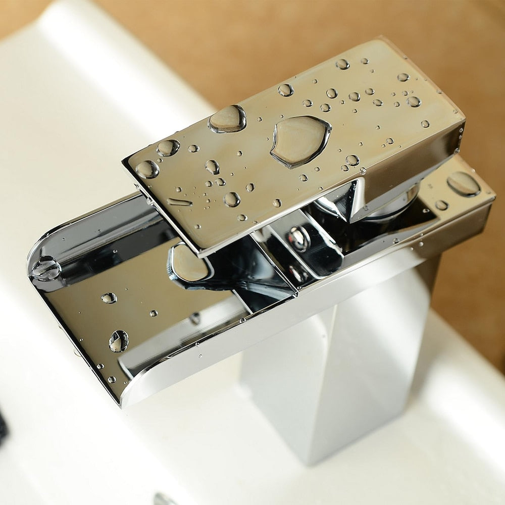 Waterfall Bathroom Faucet, Modern Single-Handle Single-Hole Faucet, Silver / Gold / Black