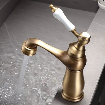 Traditional Single-Hole Bathroom Faucet, Single-Handle Brass Faucet