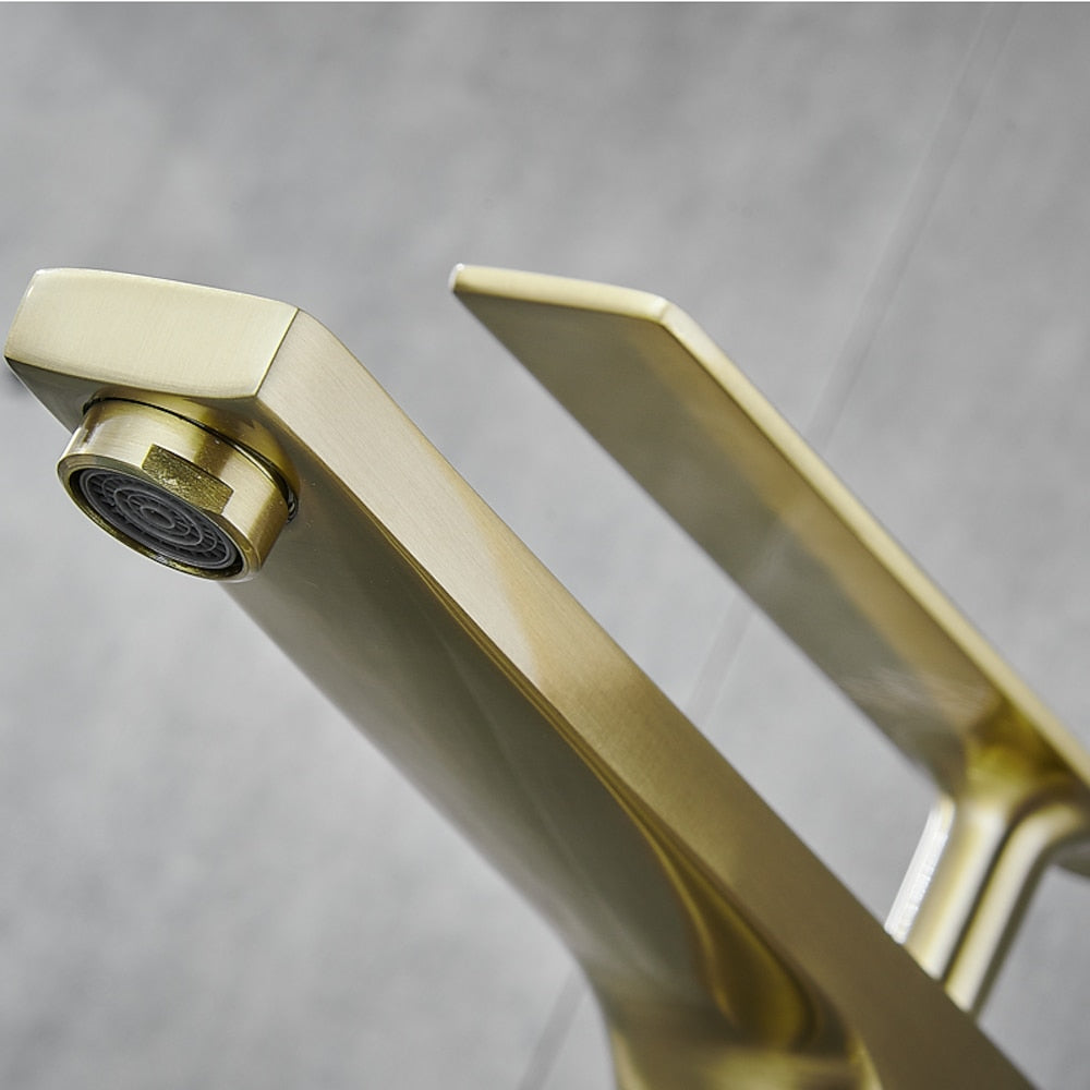 Modern Tall Vessel Sink Faucet, Single-Handle Single-Hole Brass Faucet