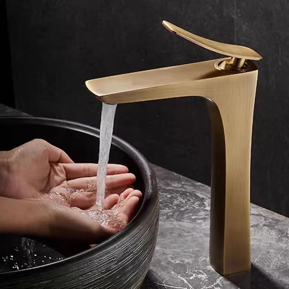 Modern Single-Hole Waterfall Bathroom Faucet, Single-Handle Brass Faucet
