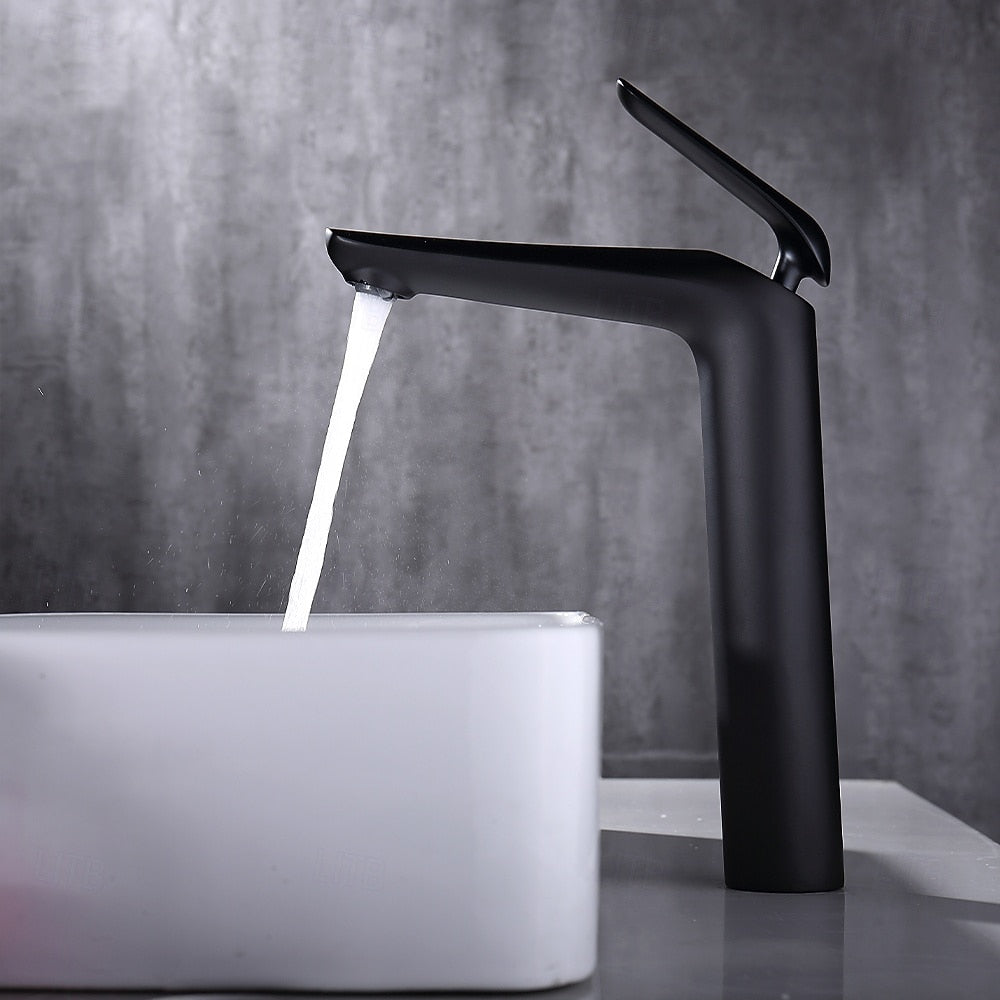 Matte Black Single-Hole Bathroom Faucet, Modern Single-Handle Brass Vanity Faucet