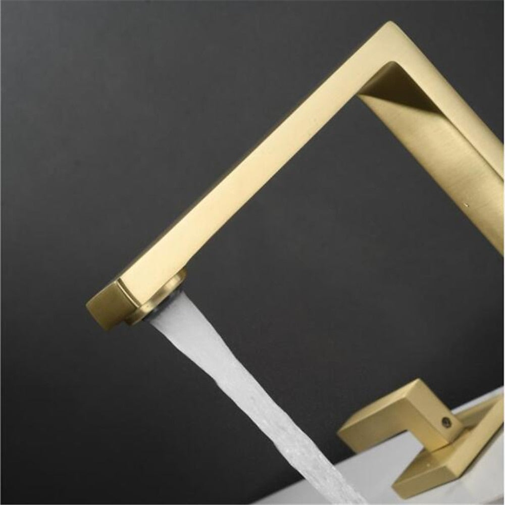 Modern 3-Hole Widespread Bathroom Faucet, Dual-Handle 360-Degree Swivel Brass Faucet, Matte Black / Chrome / Matte White / Antique Brass / Brushed Gold / Gunmetal