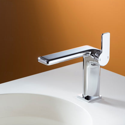 Chrome Modern Single-Hole Bathroom Faucet, Single-Handle Brass Sink Faucet