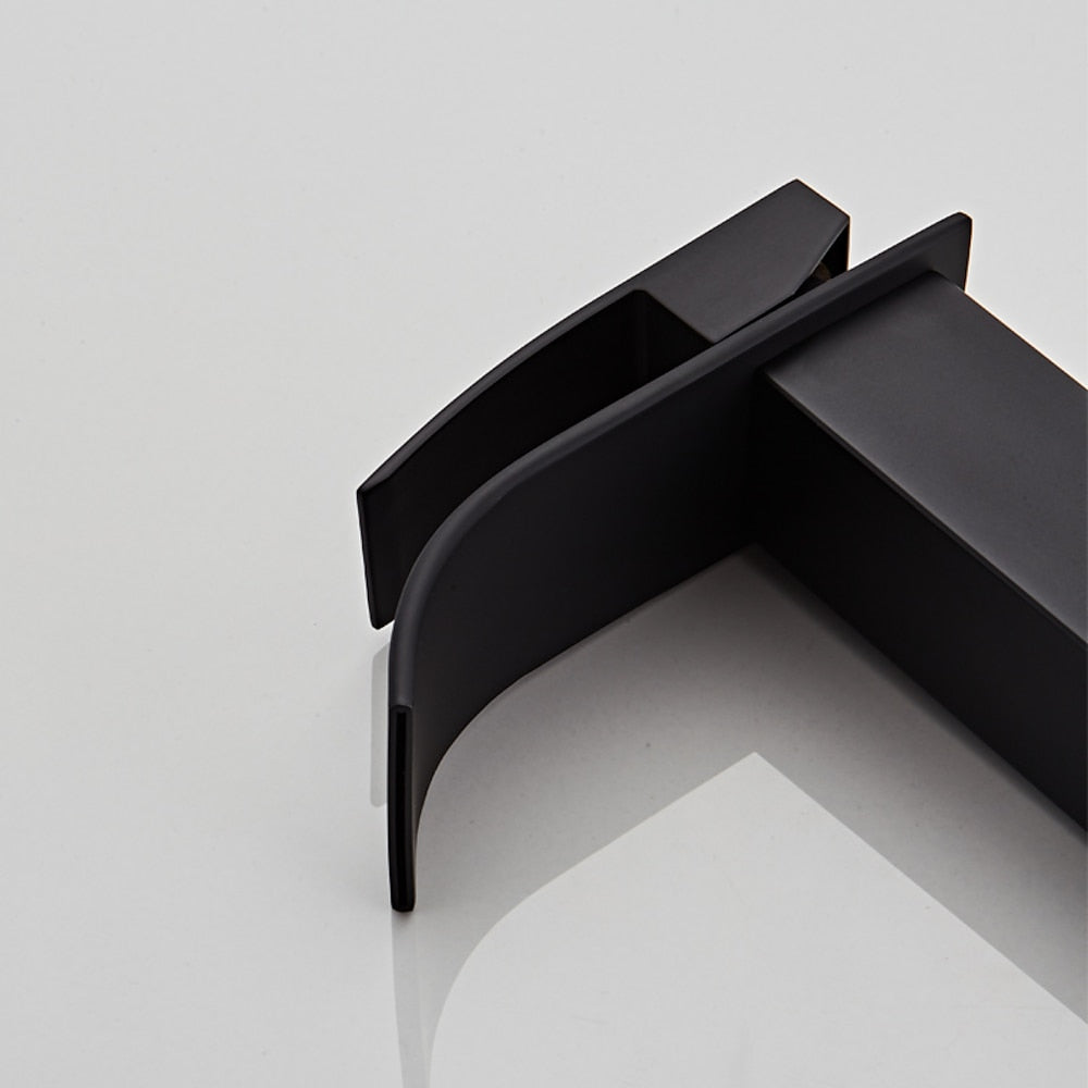 Waterfall Single-Hole Bathroom Faucet, Modern Single-Handle Vessel Sink Faucet, Matte Black / Polished Gold