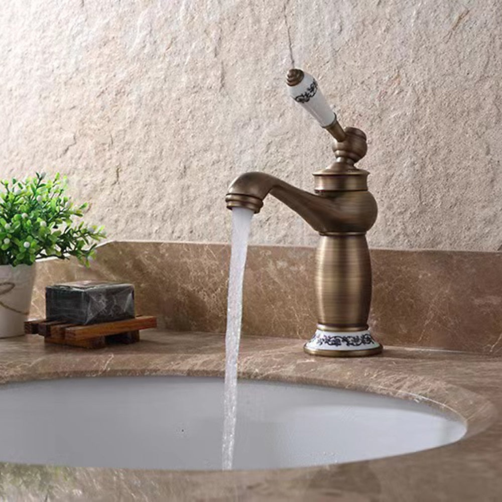 Vintage Single-Handle Bathroom Faucet, Single-Hole Deck-Mounted Basin Faucet, Antique Brass / Matte Black