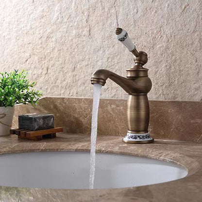 Vintage Single-Handle Bathroom Faucet, Single-Hole Deck-Mounted Basin Faucet, Antique Brass / Matte Black
