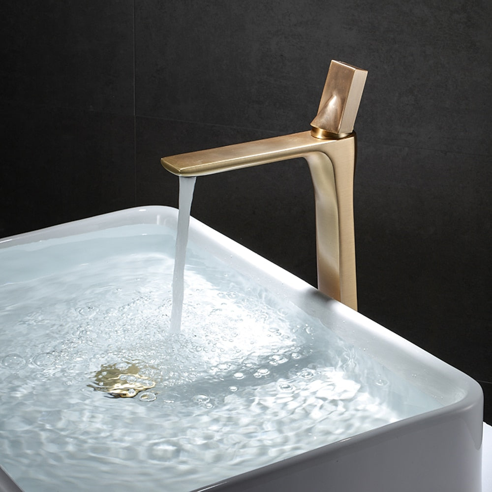 Brushed Gold Modern Bathroom Sink Faucet, Single-Hole Single-Handle Brass Faucet