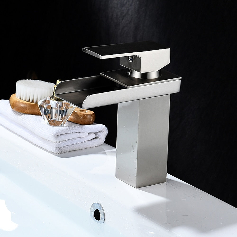 Waterfall Bathroom Faucet, Modern Single-Handle Single-Hole Faucet, Silver / Gold / Black