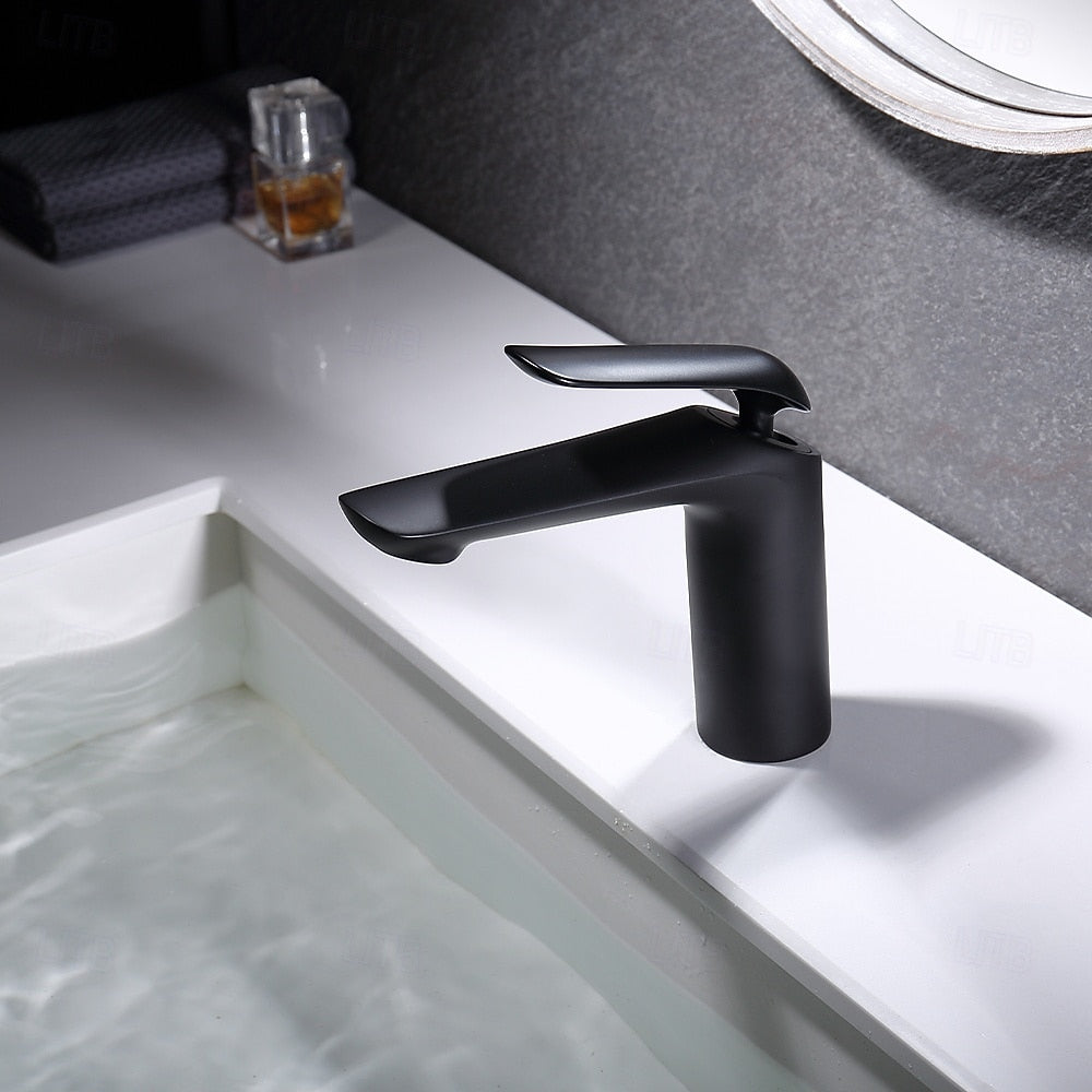 Matte Black Single-Hole Bathroom Faucet, Modern Single-Handle Brass Vanity Faucet