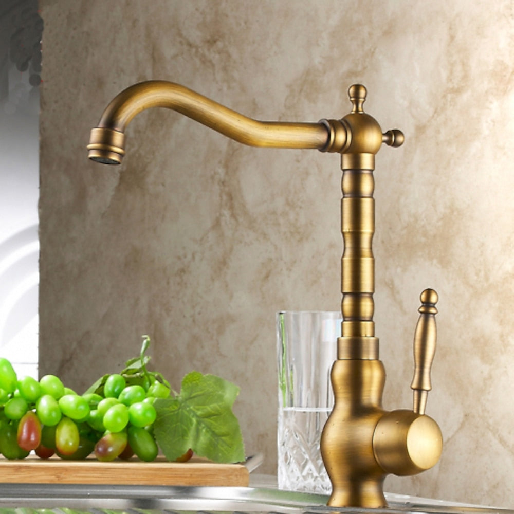 Antique Brass Traditional Single-Hole Kitchen Faucet, Single-Handle Swivel Spout Faucet