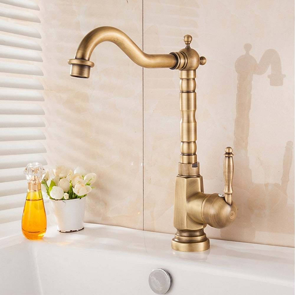 Antique Brass Retro Kitchen Faucet, Single-Handle Swivel Spout Faucet