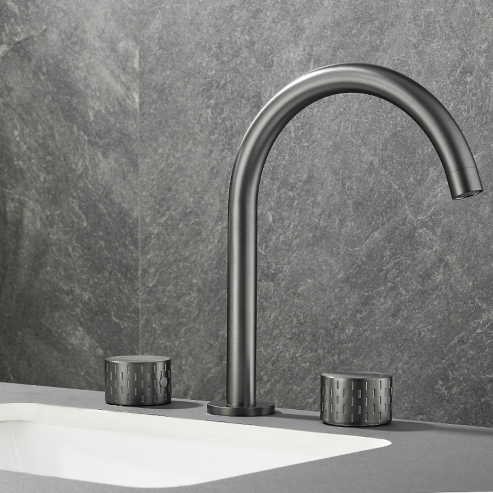Swivel Spout 3-Hole Widespread Bathroom Sink Faucet, Dual-Handle Brass Faucet, Brushed Gold / Gunmetal / Matte Black / Chrome