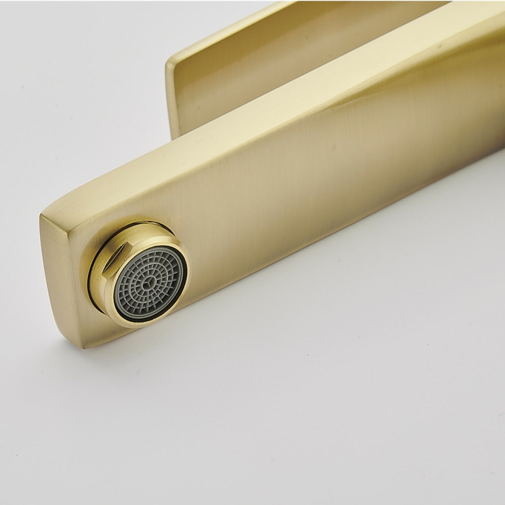 Modern Tall Vessel Sink Faucet, Single-Handle Single-Hole Brass Faucet