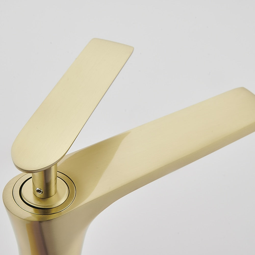 Modern Tall Vessel Sink Faucet, Single-Handle Single-Hole Brass Faucet