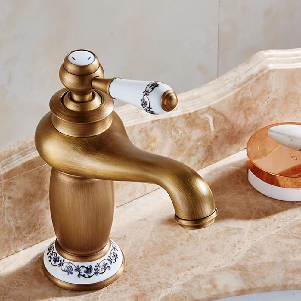Vintage Single-Handle Bathroom Faucet, Single-Hole Deck-Mounted Basin Faucet, Antique Brass / Matte Black