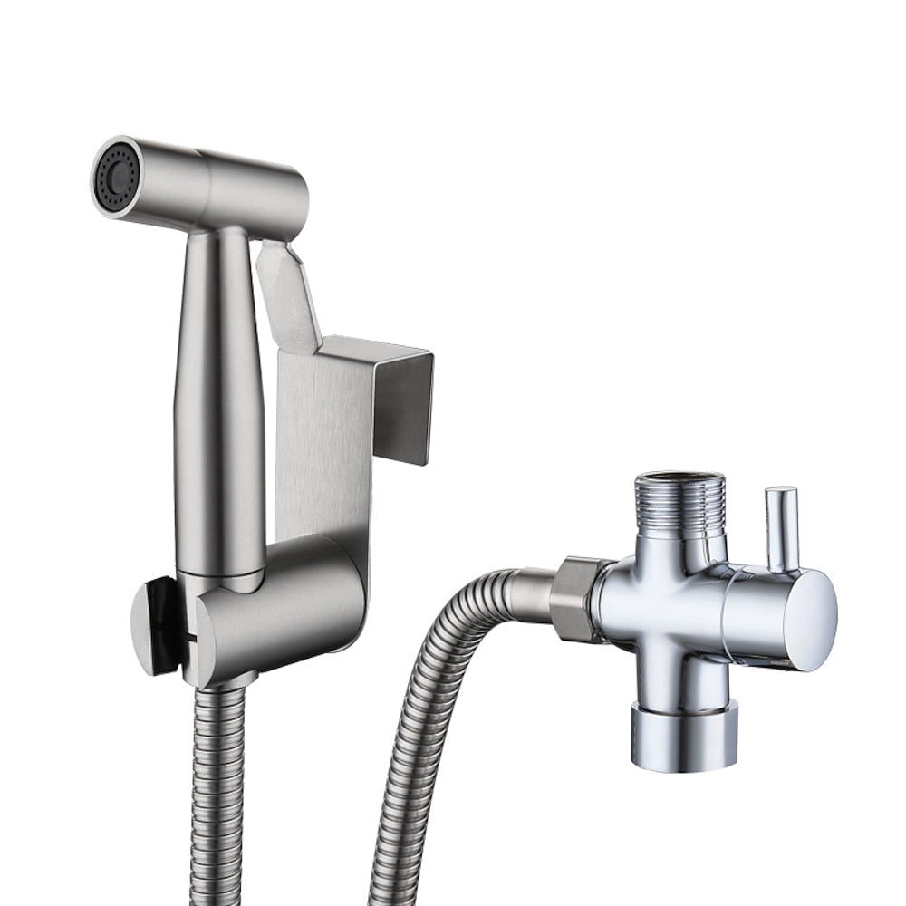 Lagomel wall-mounted bidet faucet, set in a Traditional/Classic/Vintage/Retro bathroom