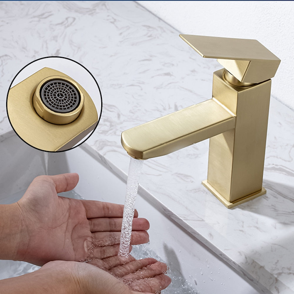 Lagomel single-hole bathroom faucet, set in a Traditional/Classic bathroom