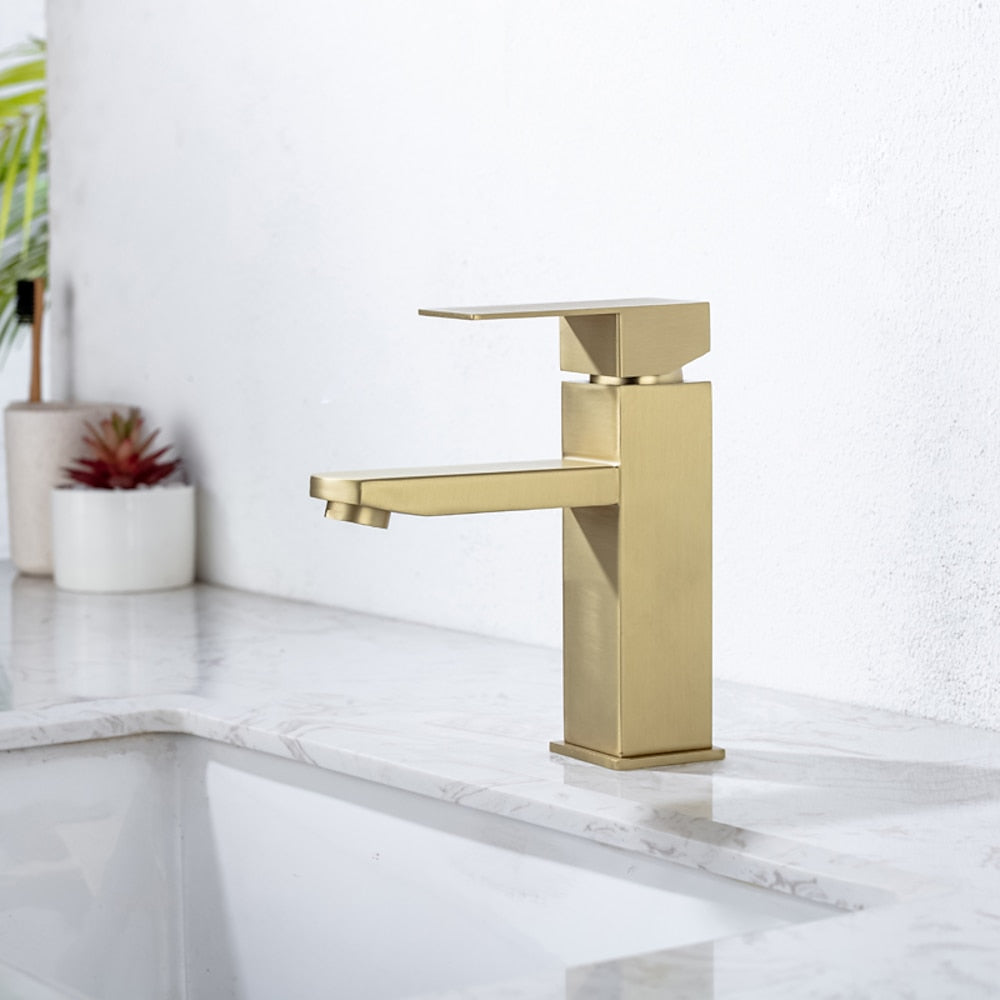 Lagomel single-hole bathroom faucet, set in a Traditional/Classic bathroom
