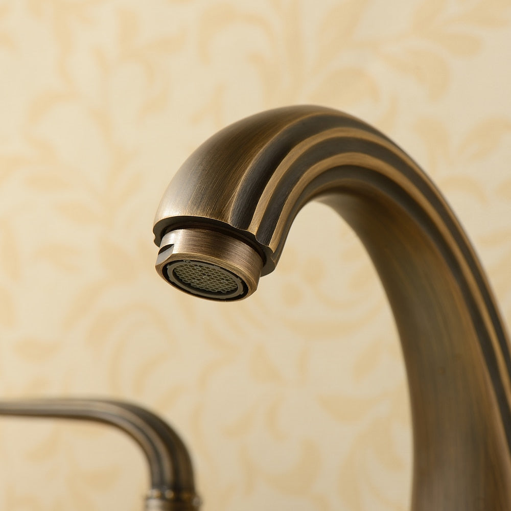 Vintage 3-Hole Widespread Bathroom Sink Faucet, Two-Handle Brass Faucet with High Arc Spout, Antique Brass / Oil-Rubbed Bronze