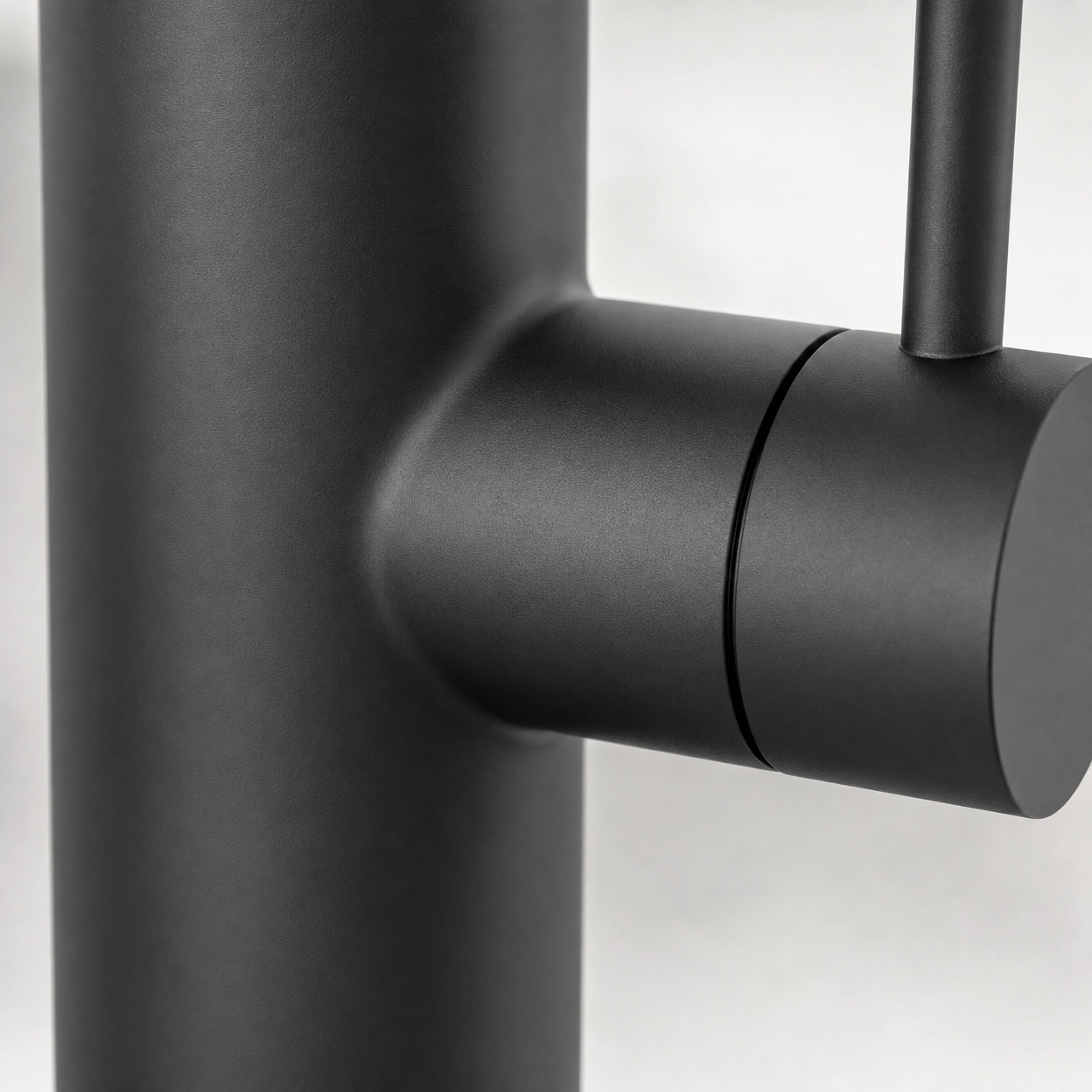 Modern Single Handle 1-Hole Pull-Down Kitchen Faucet, Matte Black