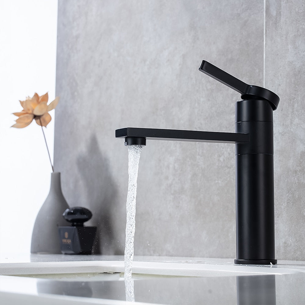 360-Degree Swivel Modern Bathroom Faucet, Single-Handle Vanity Faucet, Brushed Gold / Gunmetal / Matte Black / Chrome