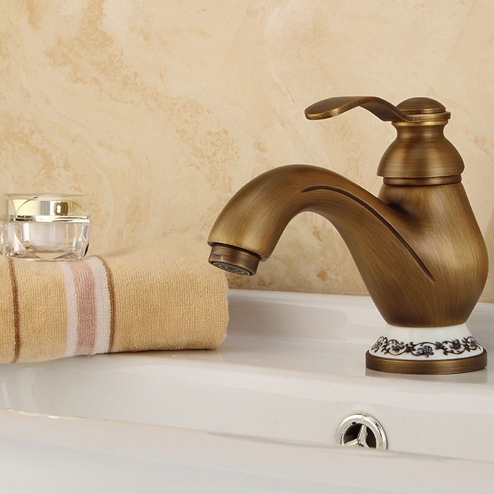 Vintage Antique Brass Bathroom Faucet, Single-Handle Single-Hole Faucet with Floral Ceramic Base