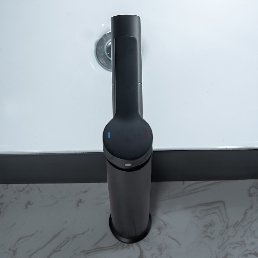 Pull-Out Single-Hole Bathroom Faucet, Modern Single-Handle Basin Faucet with 2-Mode Sprayer, Matte Black / Brushed Gold / Gunmetal