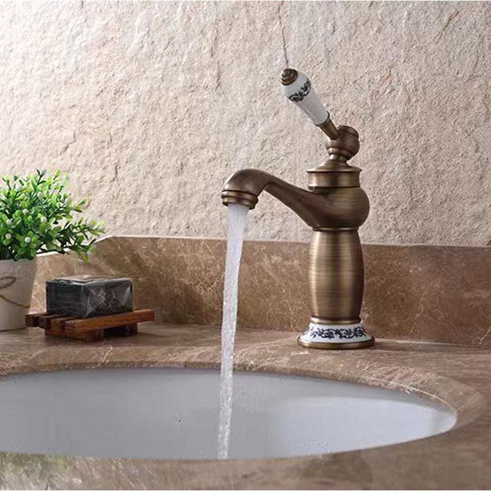Vintage Single-Handle Bathroom Faucet, Single-Hole Deck-Mounted Basin Faucet, Antique Brass / Matte Black