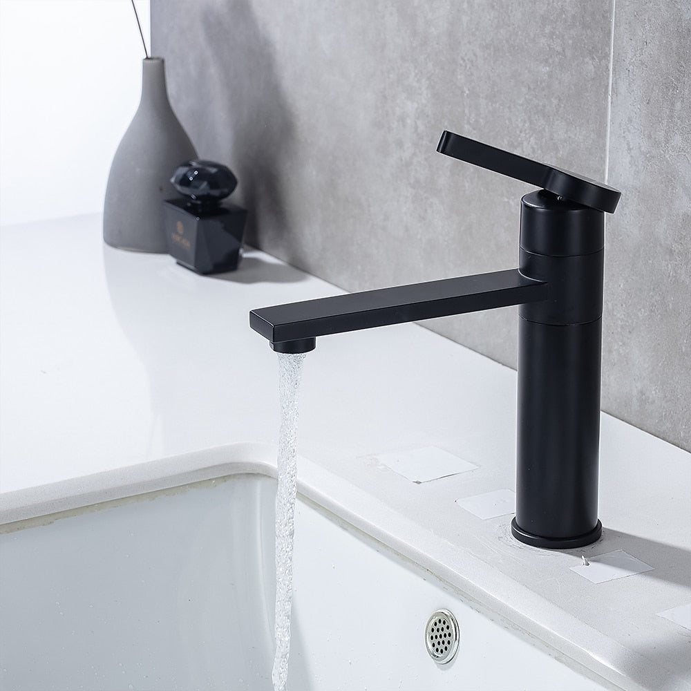 360-Degree Swivel Modern Bathroom Faucet, Single-Handle Vanity Faucet, Brushed Gold / Gunmetal / Matte Black / Chrome