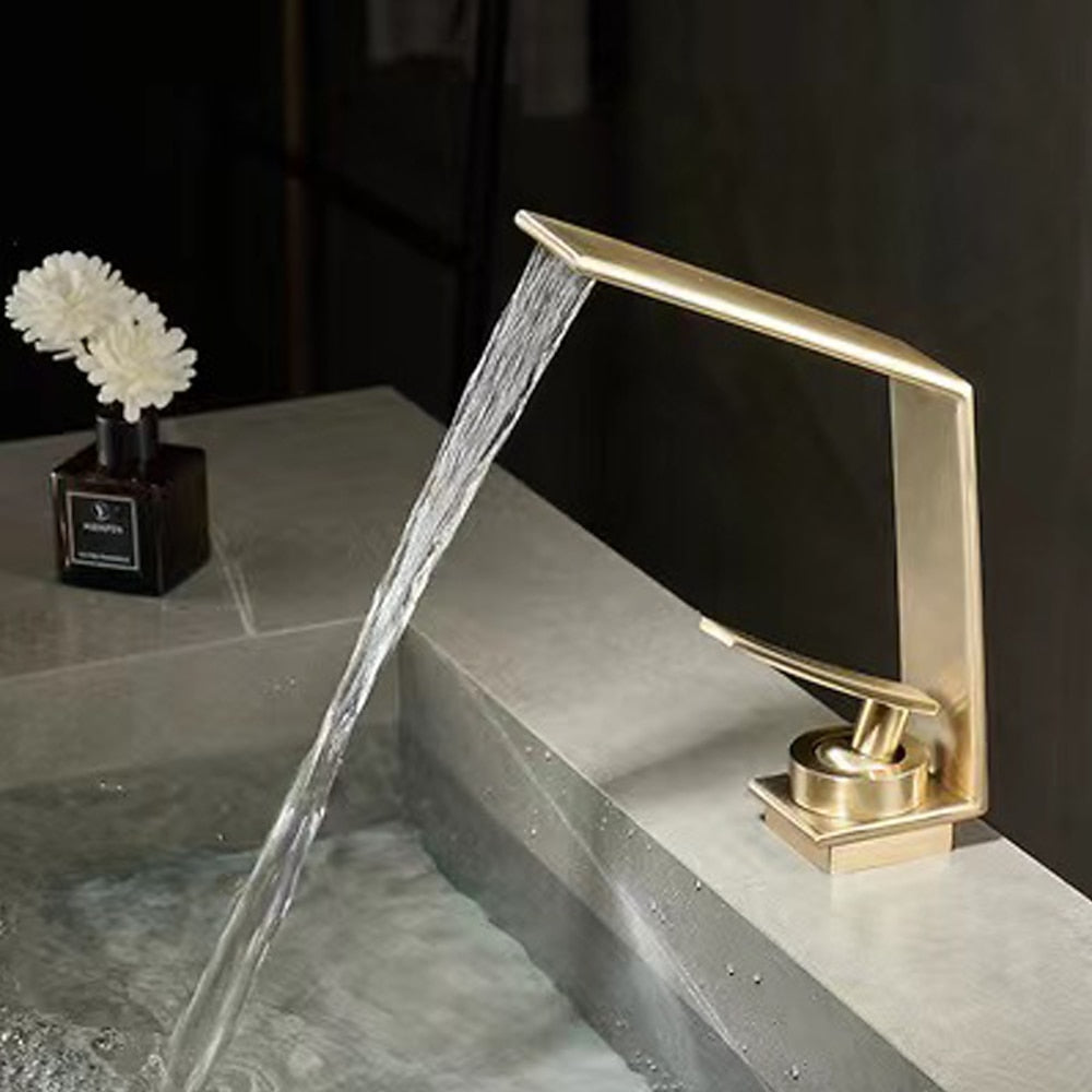 Waterfall Modern Single-Hole Bathroom Faucet, Single-Handle Brass Faucet