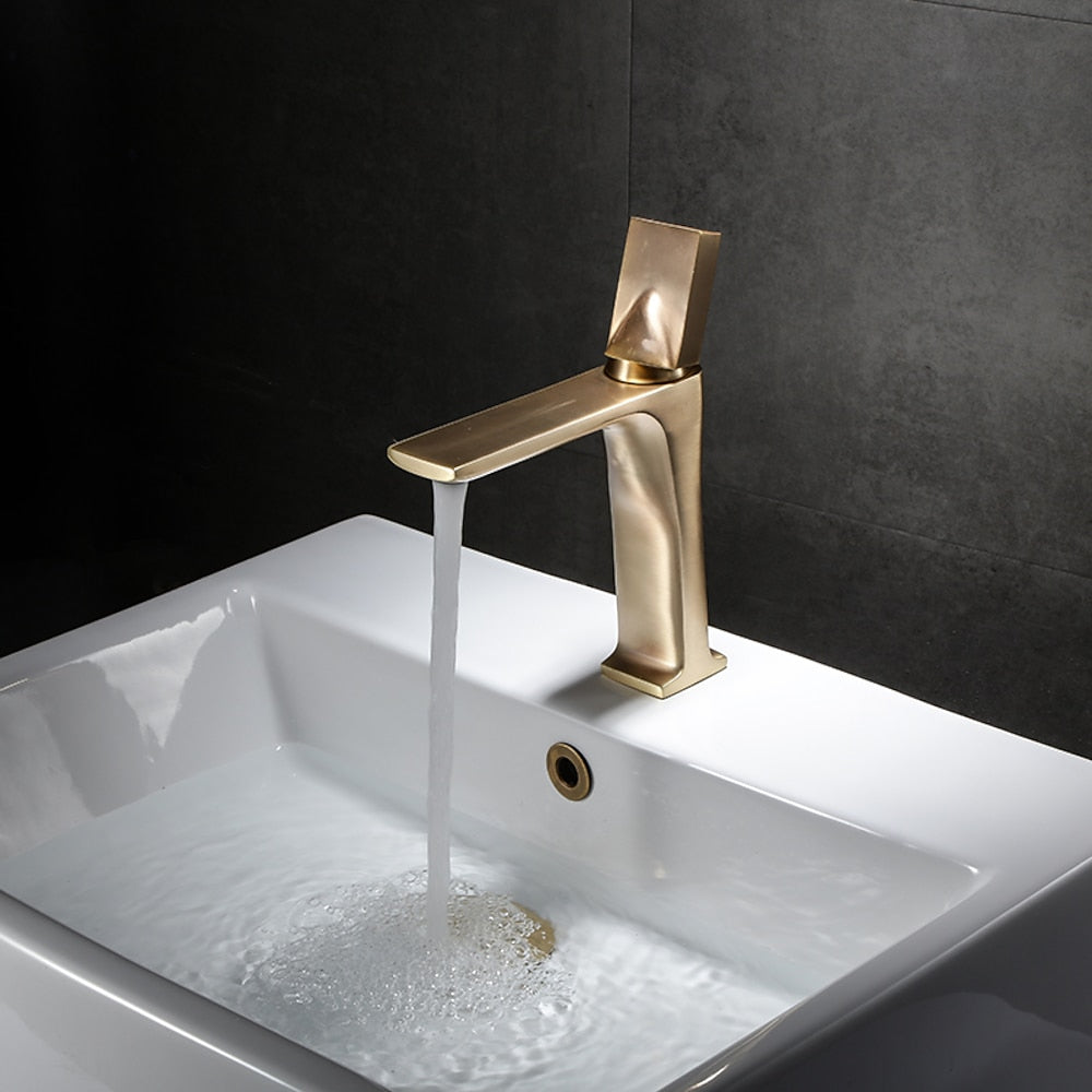 Brushed Gold Modern Bathroom Sink Faucet, Single-Hole Single-Handle Brass Faucet