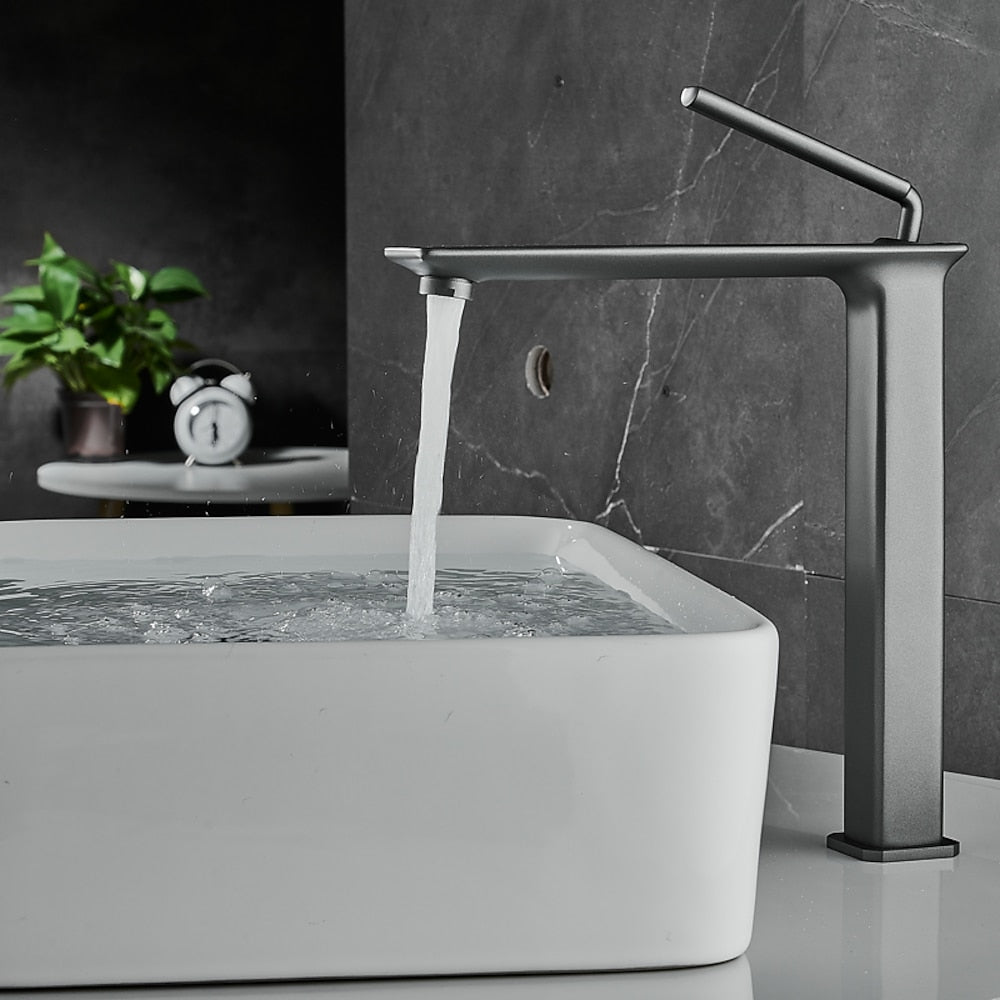 Modern Single-Hole Bathroom Faucet, Single-Handle Brass Vessel Sink Faucet
