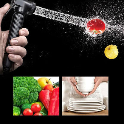 Modern Single-Handle Kitchen Faucet, Swivel Spout Faucet with Pull-Out Sprayer, Matte Black / Chrome