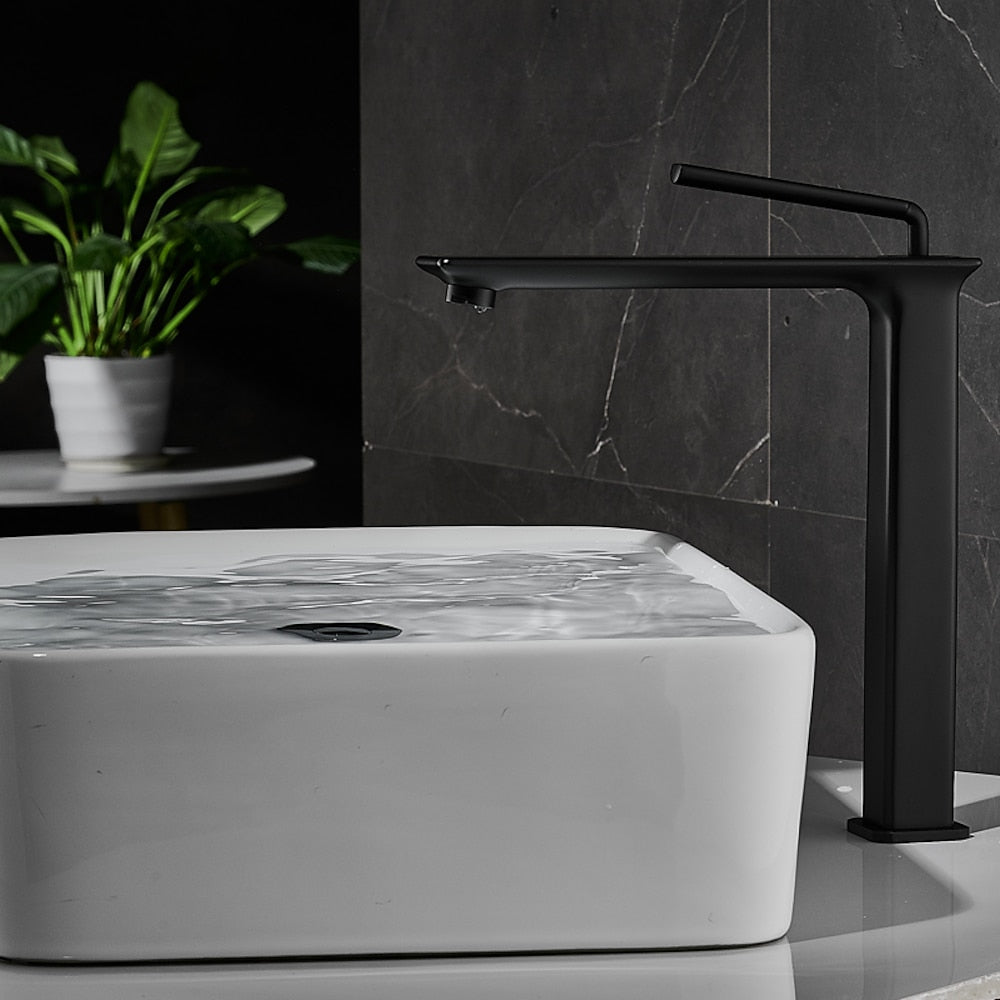 Modern Single-Hole Bathroom Faucet, Single-Handle Brass Vessel Sink Faucet