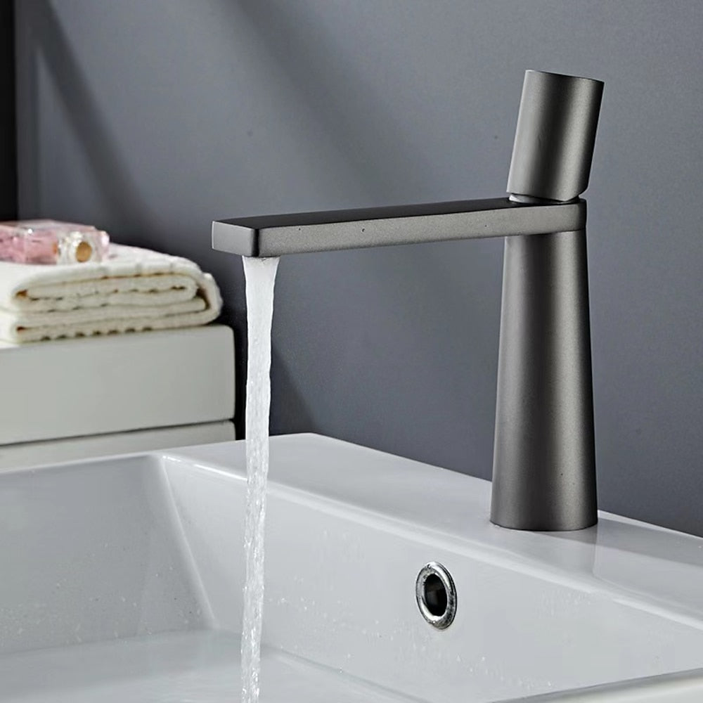 Modern Single-Hole Bathroom Faucet, Single-Handle Brass Basin Faucet, Chrome / Matte Black / Gunmetal / Brushed Gold / Matte White
