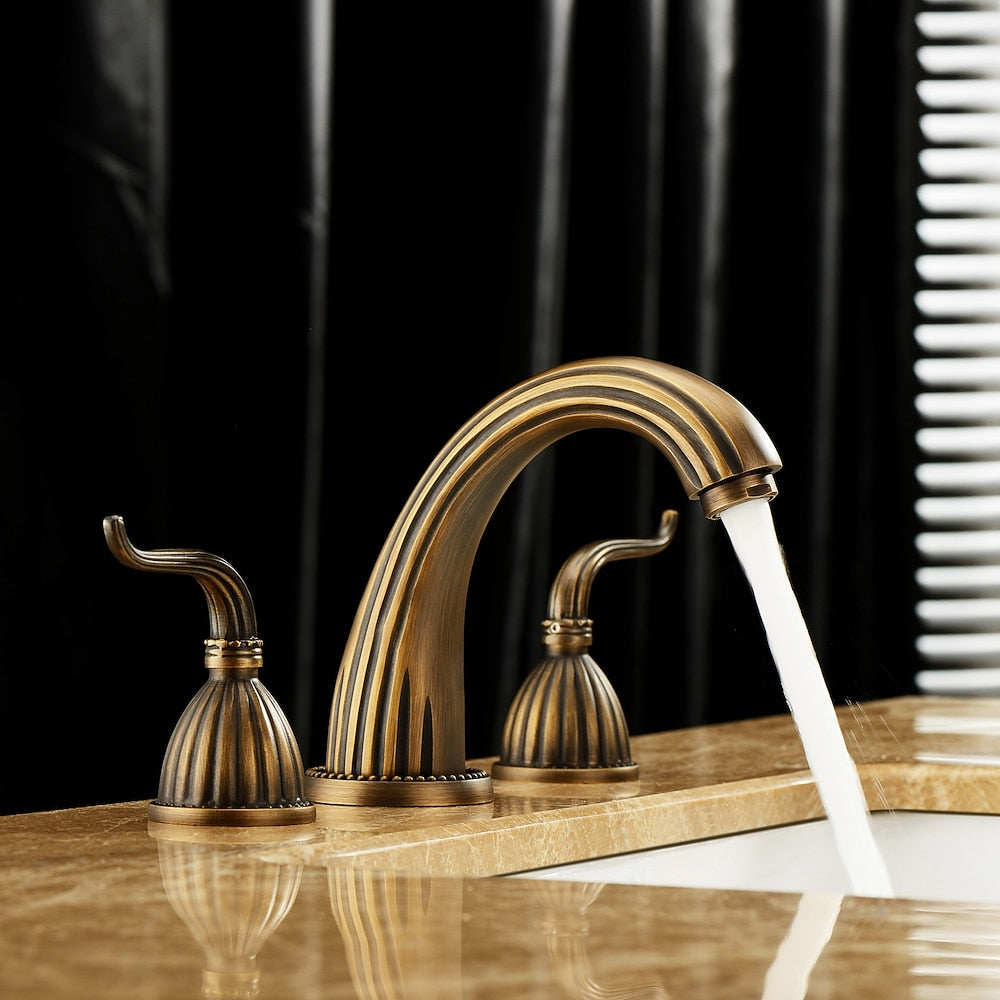 Vintage 3-Hole Widespread Bathroom Sink Faucet, Two-Handle Brass Faucet with High Arc Spout, Antique Brass / Oil-Rubbed Bronze
