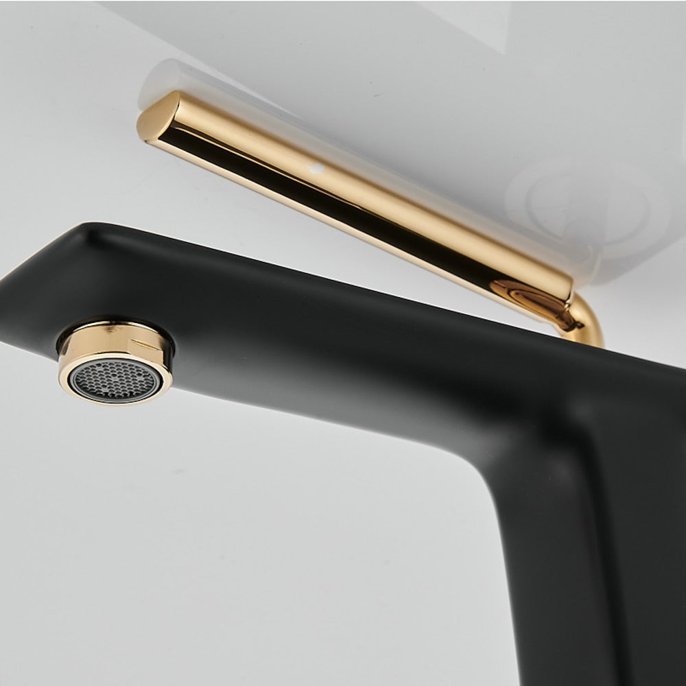 Modern Single-Hole Bathroom Faucet, Single-Handle Brass Vessel Sink Faucet